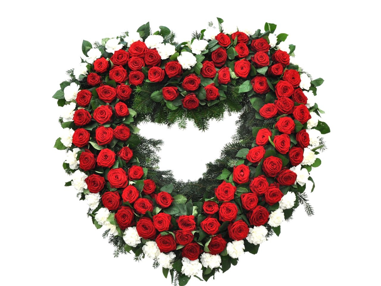 Herzkranz mit roten Rosen und weißen Nelken